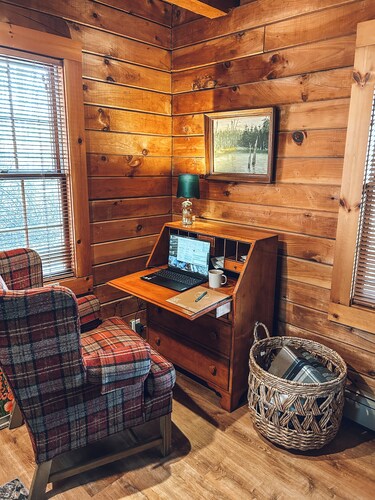 Spacious Woodland Retreat in the Litchfield Hills - Sleeps 8+