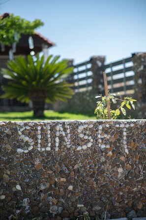 Property grounds - Sunset Sea View Cottage Apartment with Sea View, Wi-Fi, and Air Conditioning (Νέα Ποτίδαια)