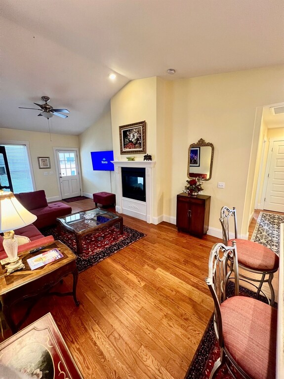The Judge's Chambers: Superior King Bed - Prescott, AZ