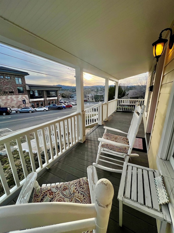 Terrace/patio - The Judge's Chambers: Superior King Bed (Prescott)
