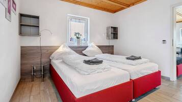 2 bedrooms, WiFi, bed sheets