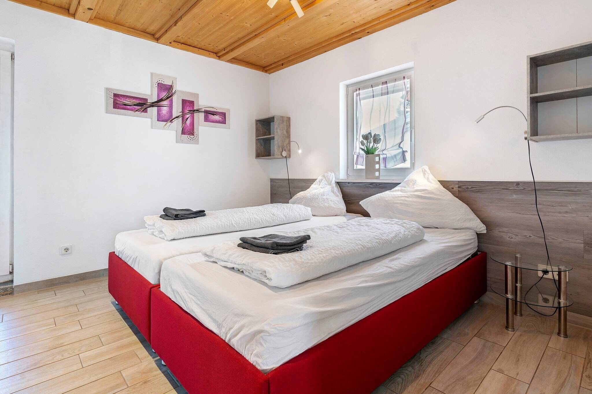 2 多间卧室、WiFi、床单