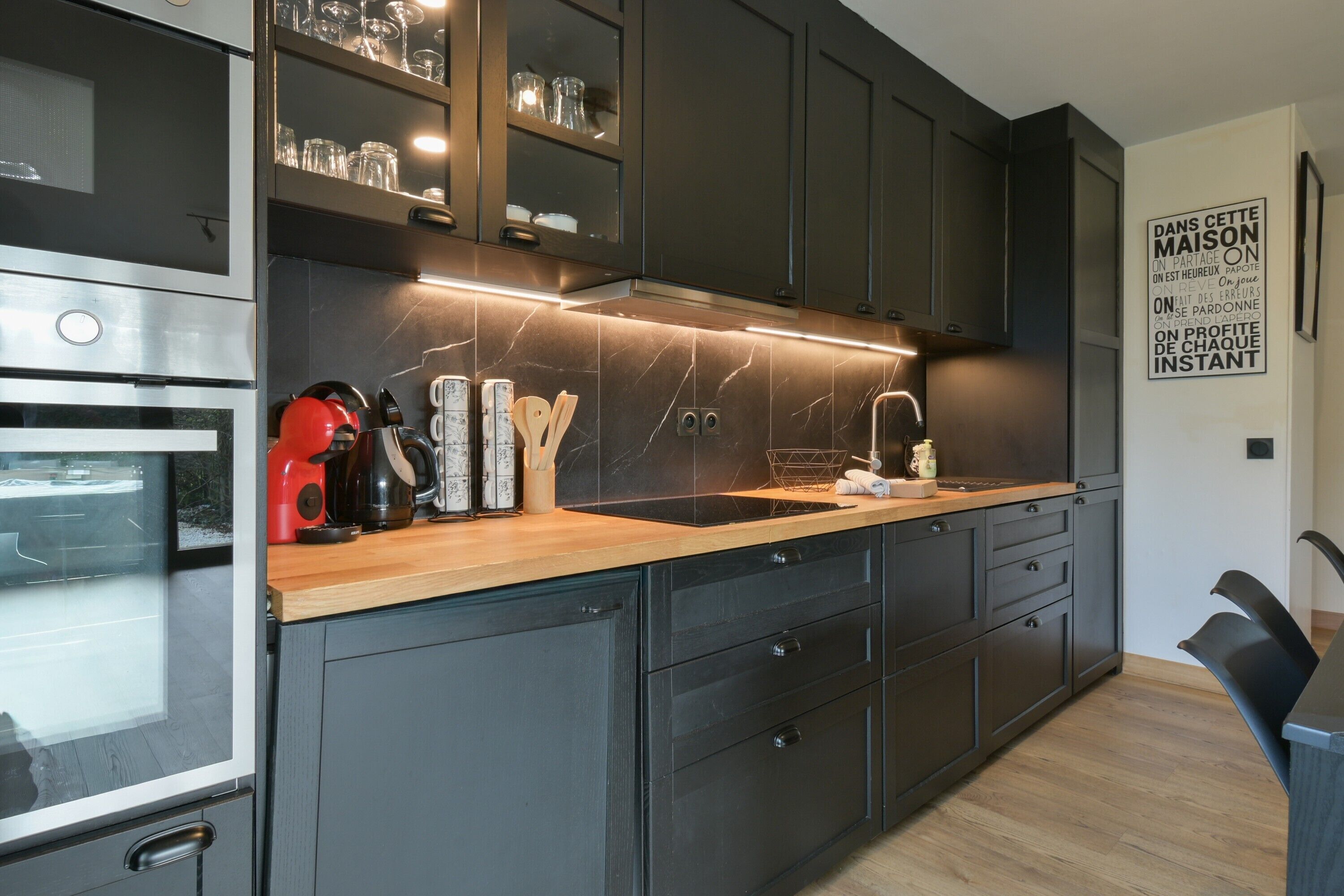 Refrigerador, microondas, horno, placa de cocina