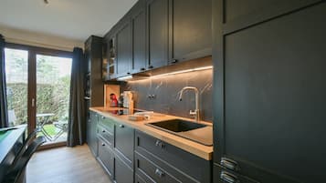 Refrigerador, microondas, horno, placa de cocina