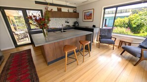 Interior - wyeangta - Woodbridge Waterfront Retreat (Woodbridge)