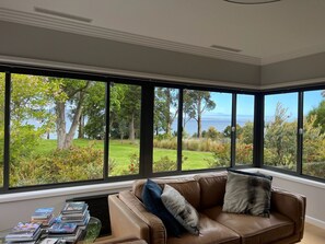 Smart TV - wyeangta - Woodbridge Waterfront Retreat (Woodbridge)