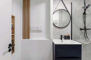 Shower, hair dryer - Horizon bleu depuis un studio unique (Carnac)