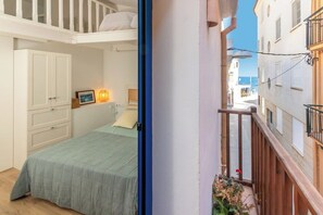 2 bedrooms, desk, iron/ironing board, WiFi - Casa con encanto a pie de playa (Tamariu)