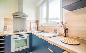 Fridge, oven, stovetop, coffee/tea maker - Grand T3 spacieux au coeur de Lorient (Lorient)