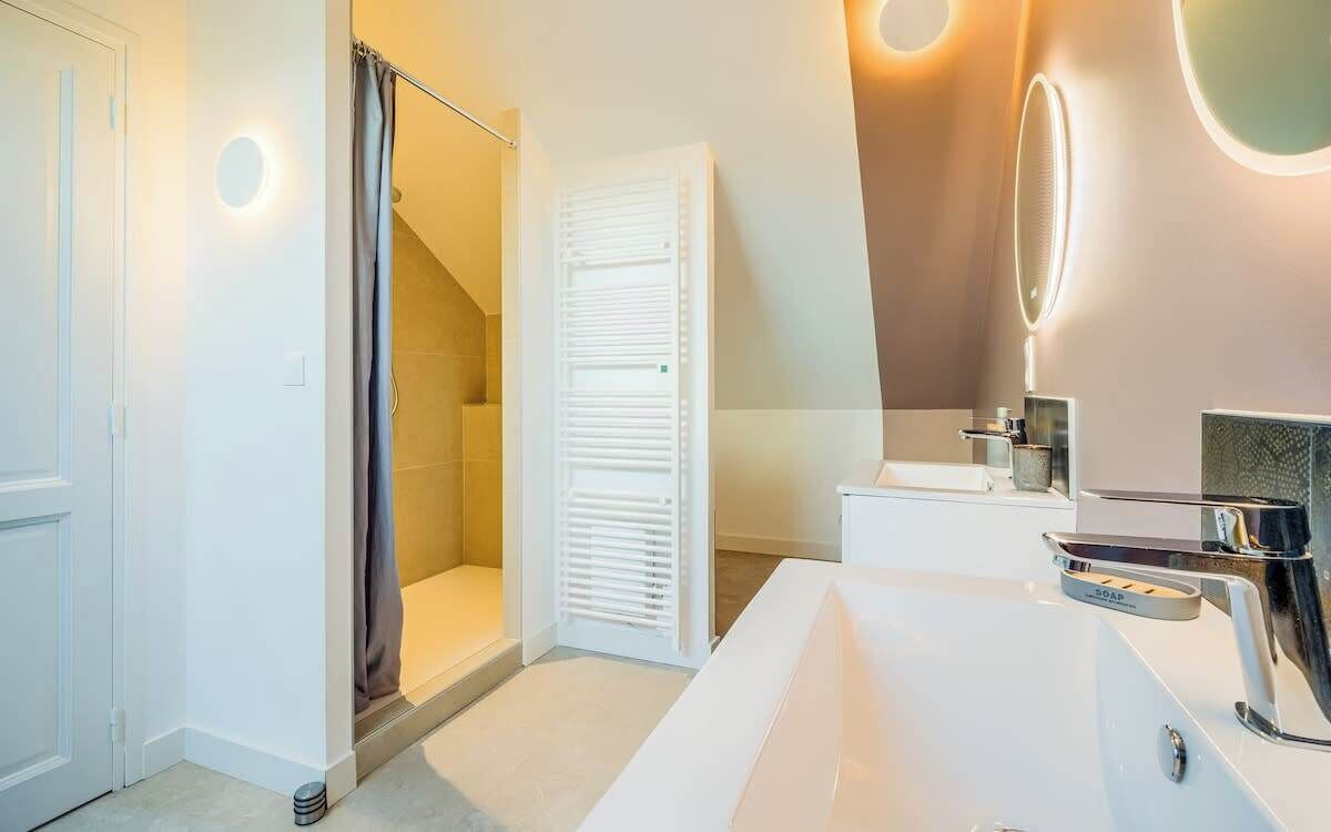 Shower, hair dryer