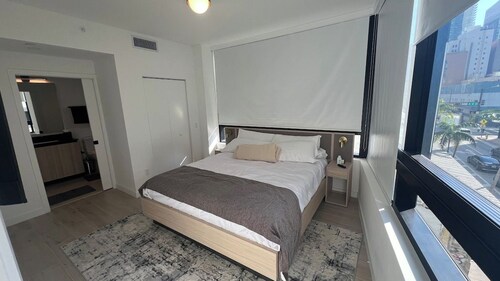 Luxury Condo Downtown Miami 2BR 2BAT 312