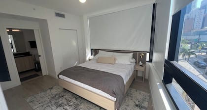 Luxury Condo Downtown Miami 2BR 2BAT 312