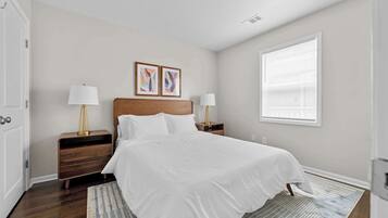 2 bedrooms, iron/ironing board, WiFi, bed sheets