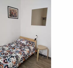 Bügeleisen/Bügelbrett, WLAN, Bettwäsche