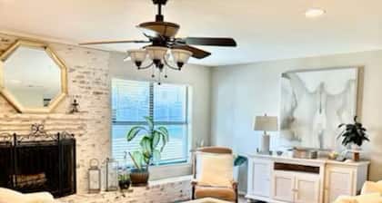 The Cozy Tumbleweed: TennisCourts-Trails-NearbyLake