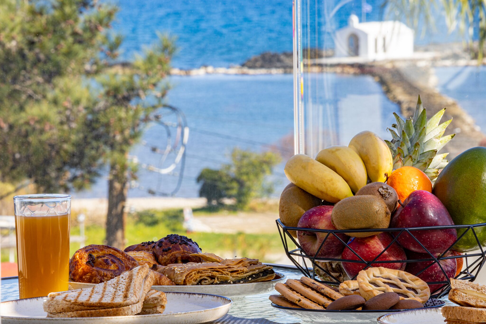 Apartment, Balcony, Beach View | Outdoor dining