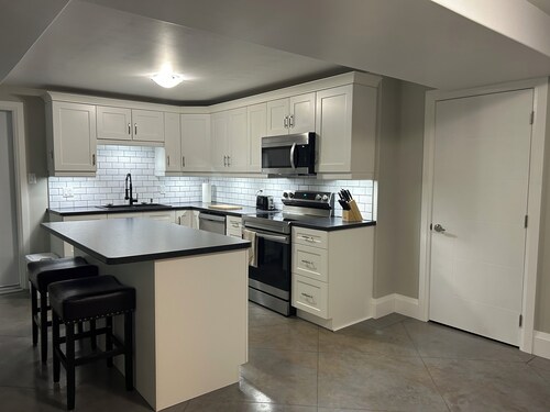 Modern apartment close to SSRH, NSCC, & beaches