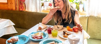 Bed and Breakfast 'Pellizzano' with Balcony and Wi-Fi