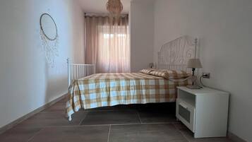 Silitysrauta/-lauta, internet, vuodevaatteet