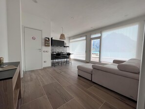 Living area - Beautiful and relaxing lake view (Castro)