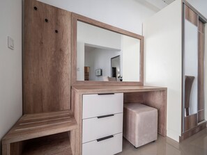 Standard Studio | In-room safe, laptop workspace, soundproofing, free WiFi - Apartments Mary (Budva)