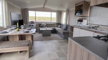 Cookware/dishes/utensils