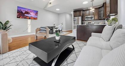 4 BR • Vaulted Living • Sleeps 11 • 4 Car Parking Garage