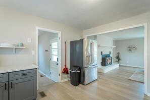 Interior - Spacious Group Getaway (Ooltewah)