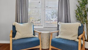 Interior - Savannah Oasis | Hot Tub + Pickleball + Putt Putt (Savannah)