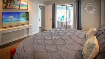 3 bedrooms, desk, iron/ironing board, travel crib