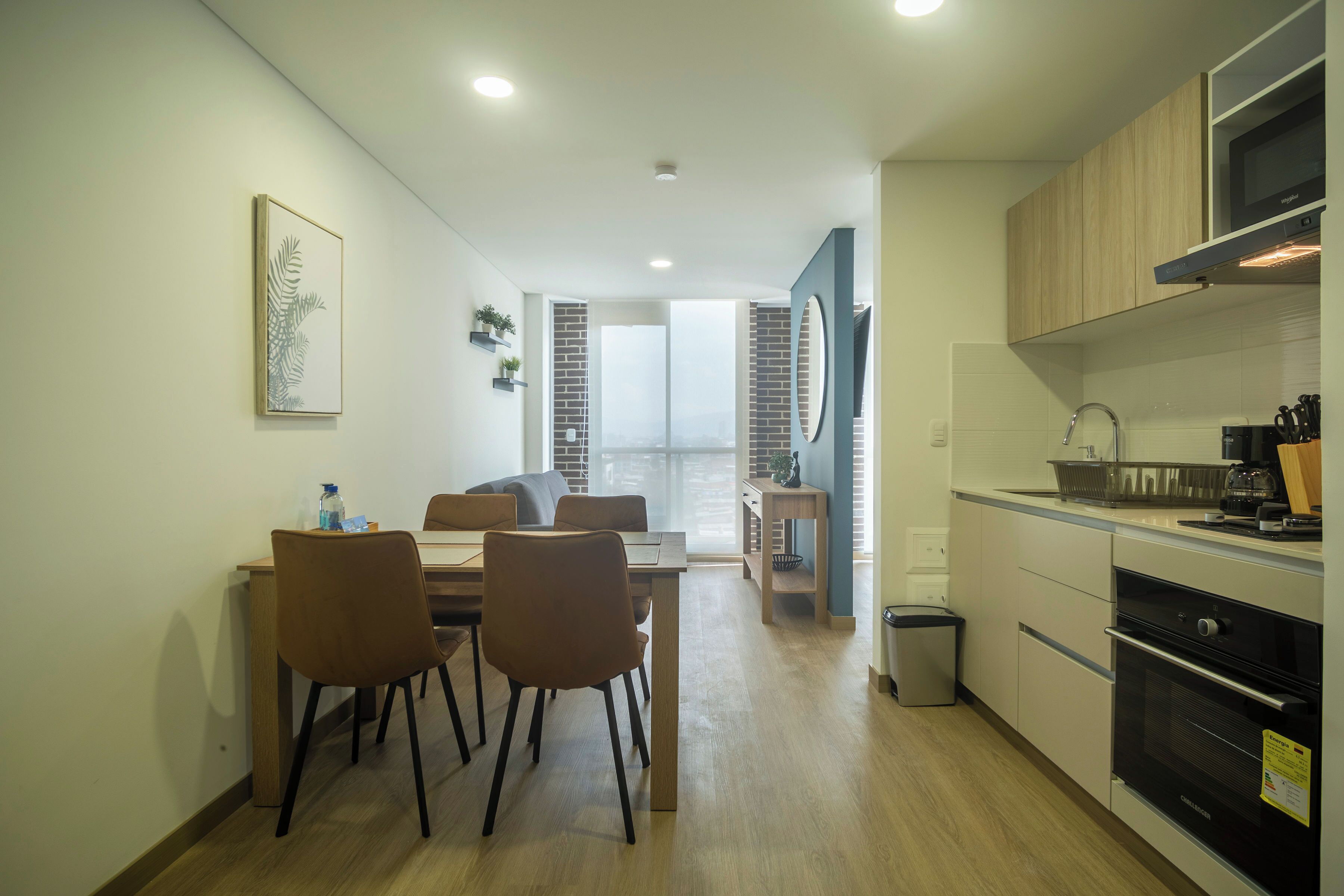 Lägenhet Standard - balkong | Eget kök | Kylskåp, mikrovågsugn, ugn och grytor/köksredskap