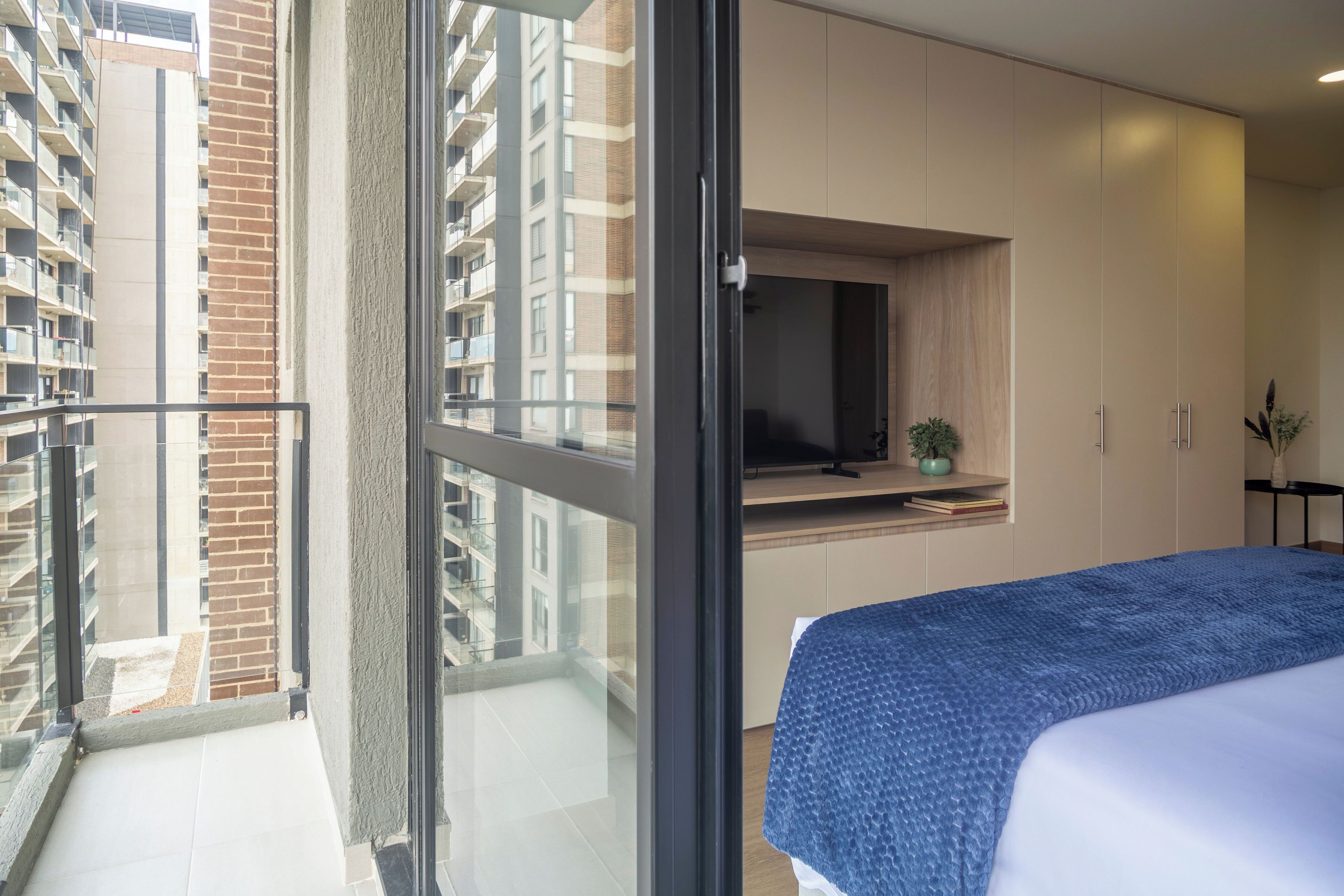 Suíte estúdio | Cofres nos quartos, escrivaninha, espaço de trabalho para notebook