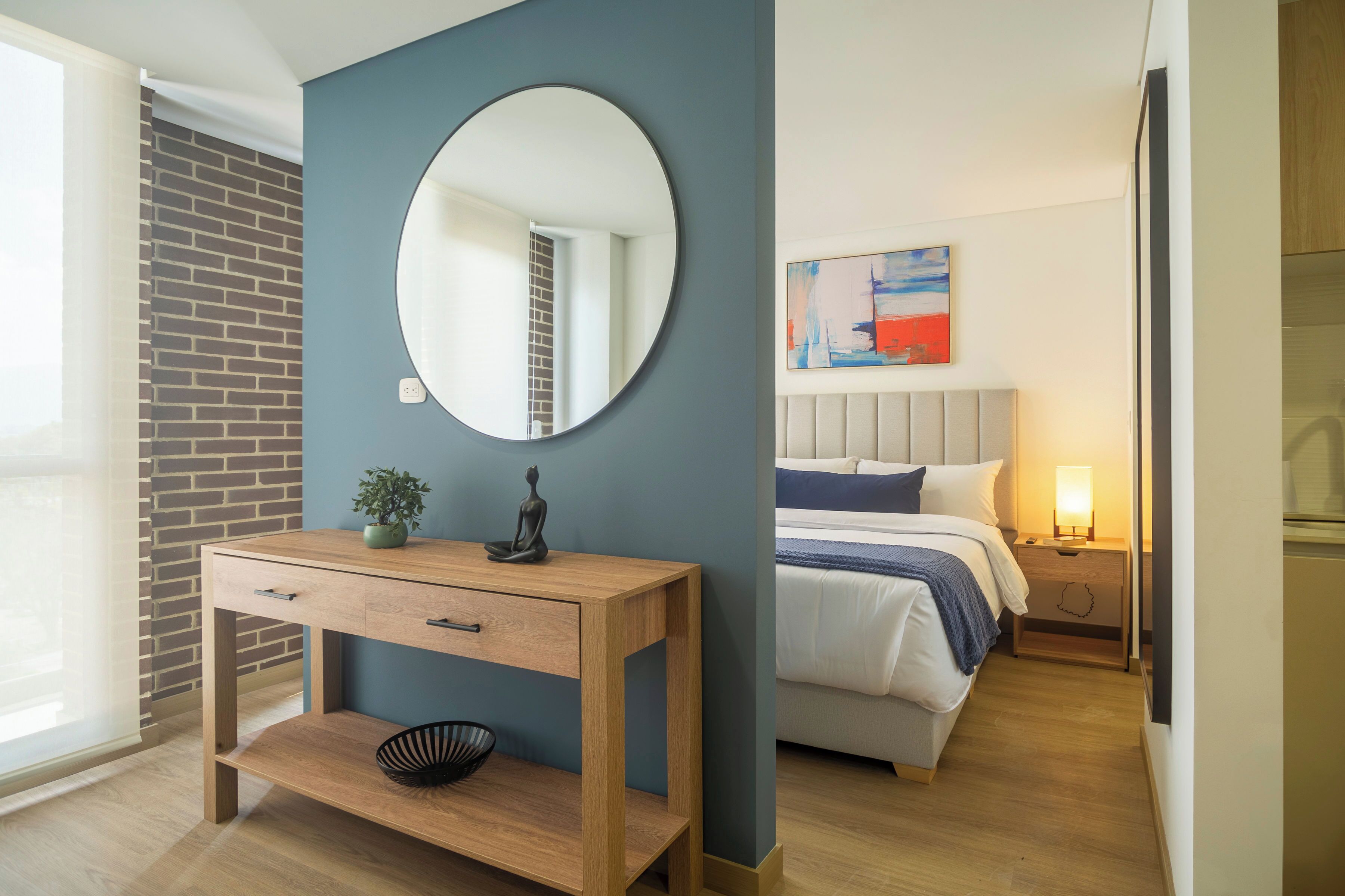 Căn hộ, ban công | Két bảo mật tại phòng, bàn, khu vực làm việc phù hợp cho laptop 