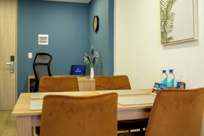 Standard Apartment, Balcony | Meeting facility - Alma 72 By Jalo (Bogotá)