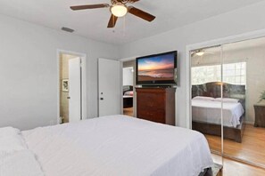 1 bedroom, WiFi - Private King Master Suite Near Hardrock Stadium (Miami)