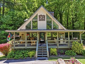 Exterior - Mountain Getaway w/ Views & Fire Pit! (Maggie Valley)