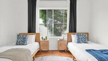 3 Schlafzimmer, Schreibtisch, Bügeleisen/Bügelbrett, kostenloses WLAN