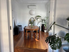 Dining - Art deco apartment in St Kilda (St Kilda)