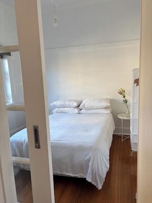 2 bedrooms, iron/ironing board, WiFi, bed sheets - Art deco apartment in St Kilda (St Kilda)