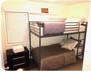 Iron/ironing board, free WiFi, bed sheets