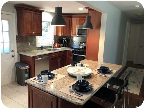 Very Convenient Cozy 2 Bedroom close to Met Life, NYC, HUMC, American Dream Mall