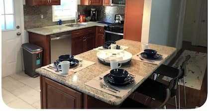 Very Convenient Cozy 2 Bedroom close to Met Life, NYC, HUMC, American Dream Mall