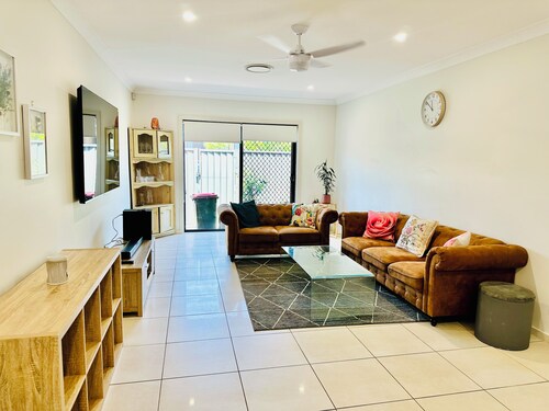 Modern 4BR 3 Bath Home For Groups & Families