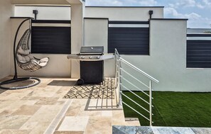 Property grounds - Maison piscine proche Nîmes (Saint-Geniès-de-Malgoi)