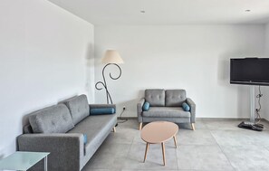 TV - Maison piscine proche Nîmes (Saint-Geniès-de-Malgoi)