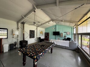Game room - Elysium House - Private, Peaceful Farm Stay Near Yeppoon (Bondoola)