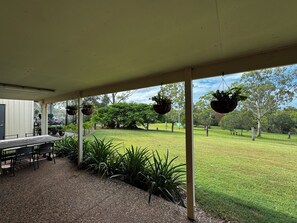 屋外ダイニングエリア