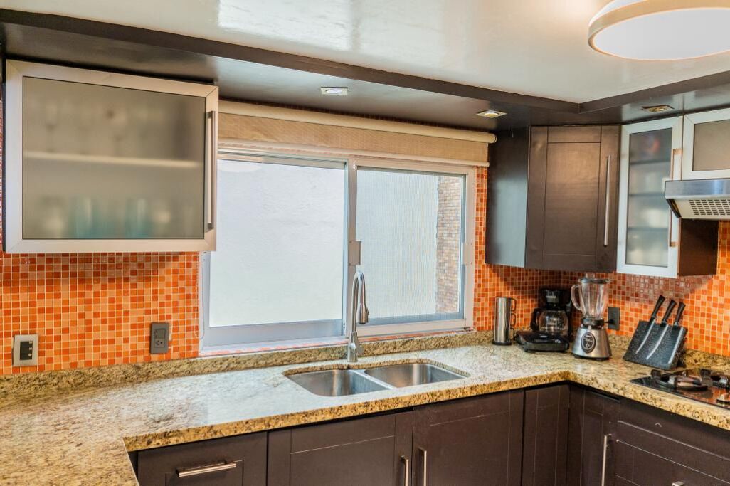 Fridge, microwave, oven, coffee/tea maker