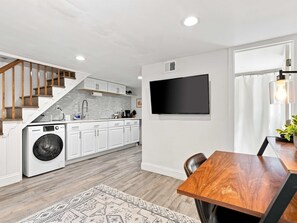 Private kitchen - Studio Not Far from Capitol Hill, Walk to METRO (Washington)