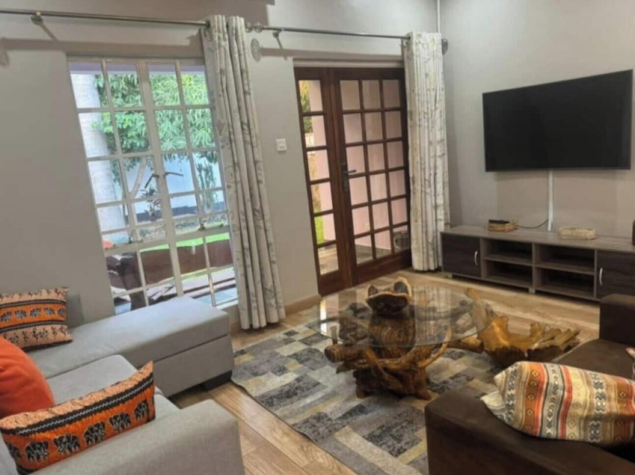 Experience Comfort & Luxury In This Stylish Villa  In Area 10, Lilongwe - Lilongwe
